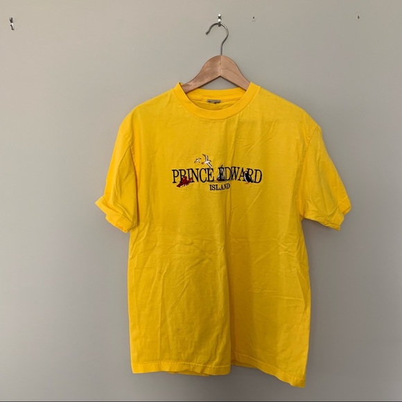 Price Edward Island T-Shirt - Picture 4 of 4